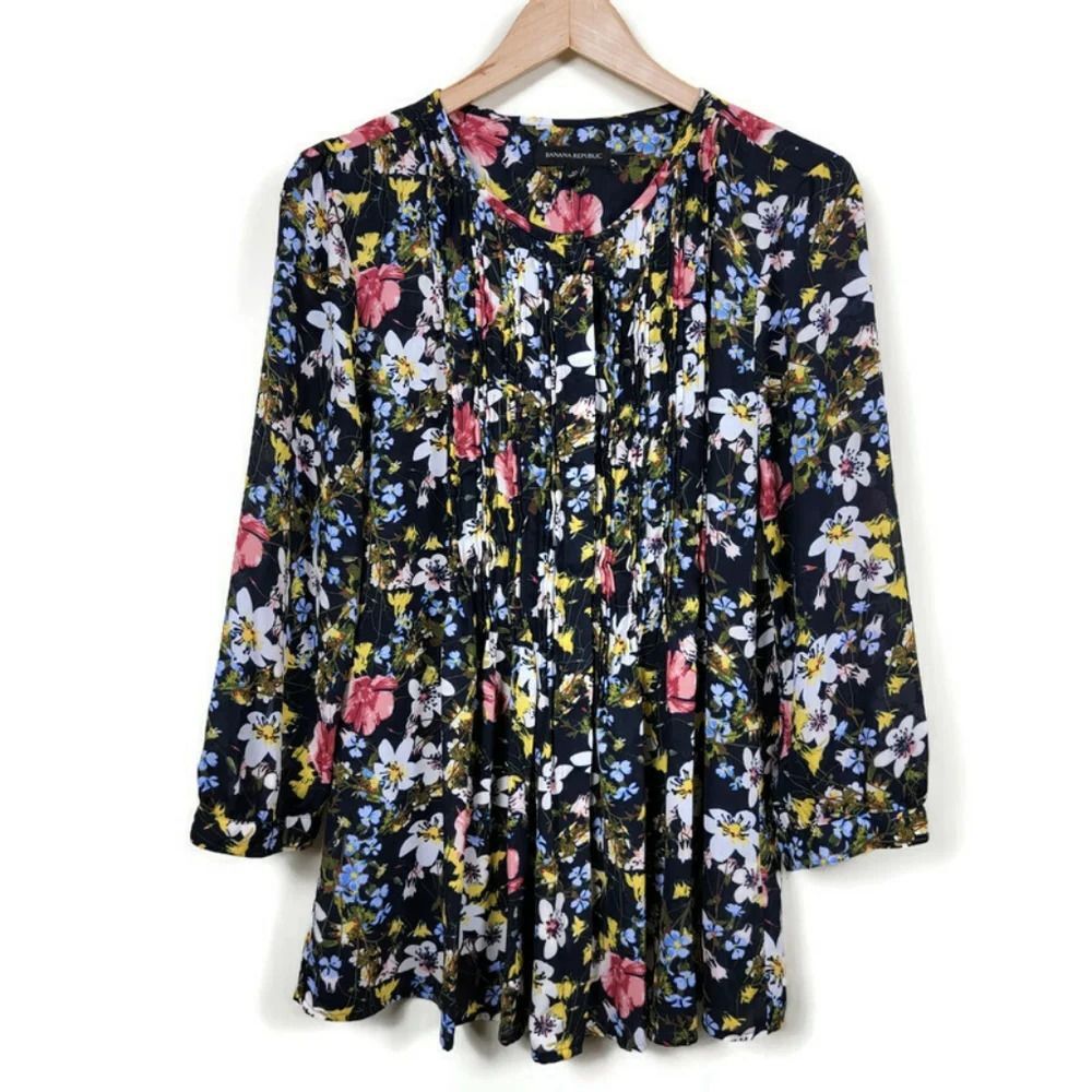 Banana Republic Floral Blouse Womans Size M Black Multi Relaxed Fit